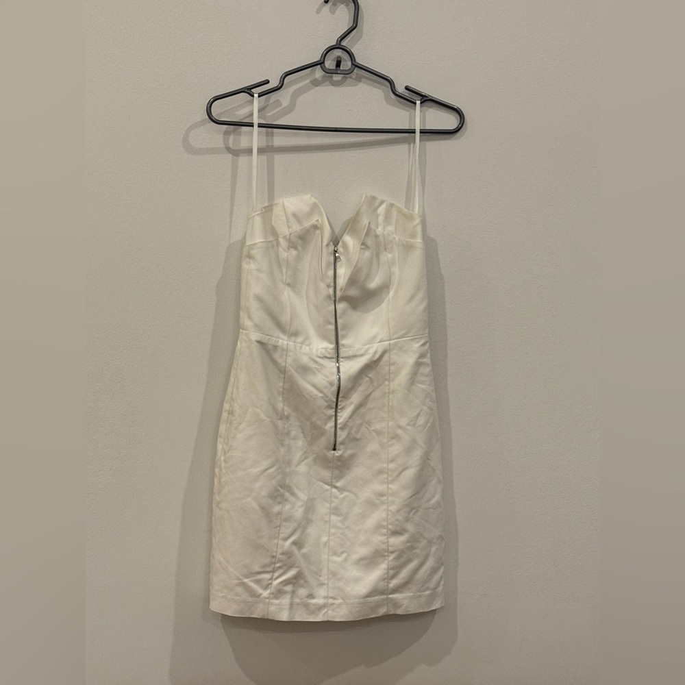 Chic Strapless Cream Dress